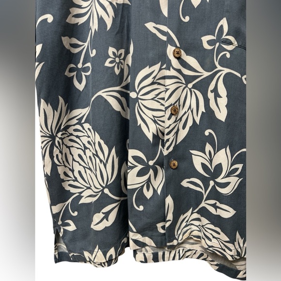 Kahala grey silk Hawaiian short sleeve button down shirt - Picture 3 of 4
